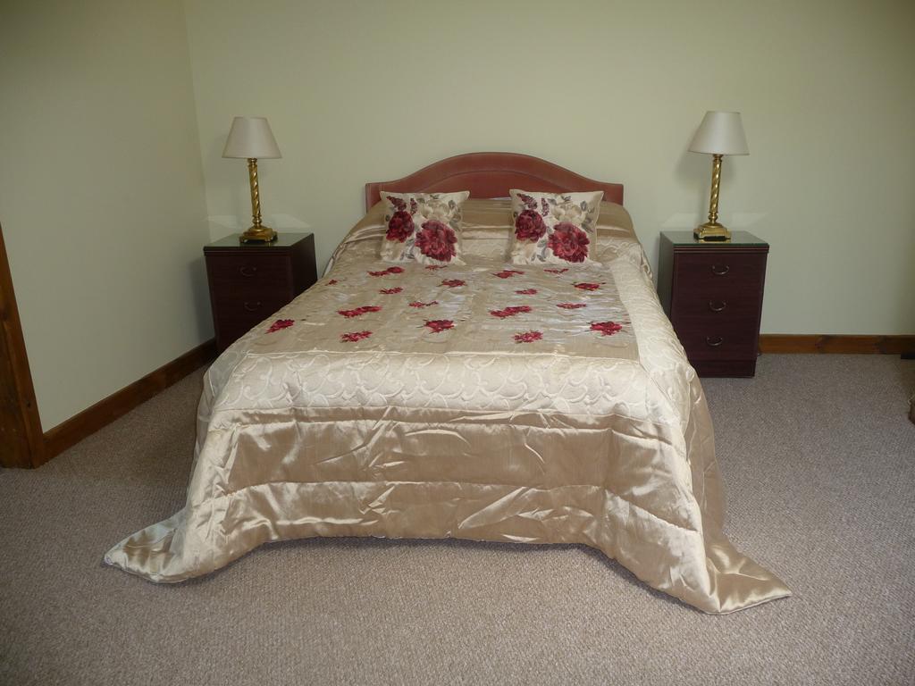 Ivy Hall Wootton Bridge  Rum bild